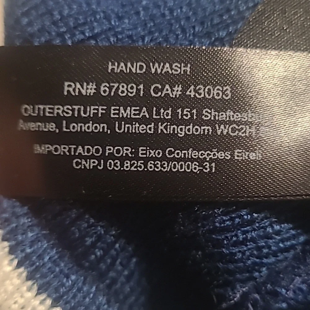 Toronto Maple Leafs Striped Beanie - Picture 6 of 7